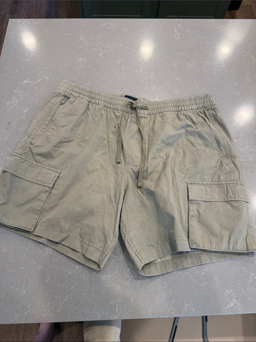 Abercrombie & Fitch Men's Cargo Shorts - Light Olive
